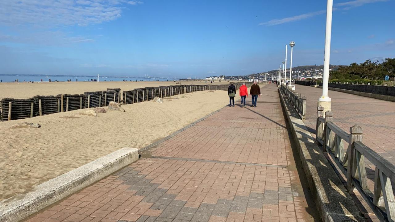 Magnifique Appart Standing Face Mer Centre A Pied Appartamento Deauville Esterno foto